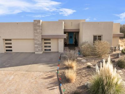 Contemporary Home For Sale In Rio Rancho, NM